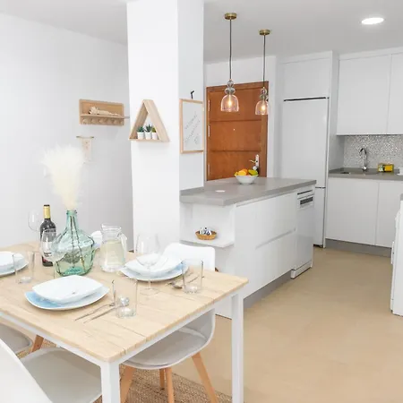 Apartamento Casa Melva - Primera Linea Con Terraza, Moderno Barbate
